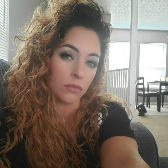 Meet your Posher - Picture 3 of 6